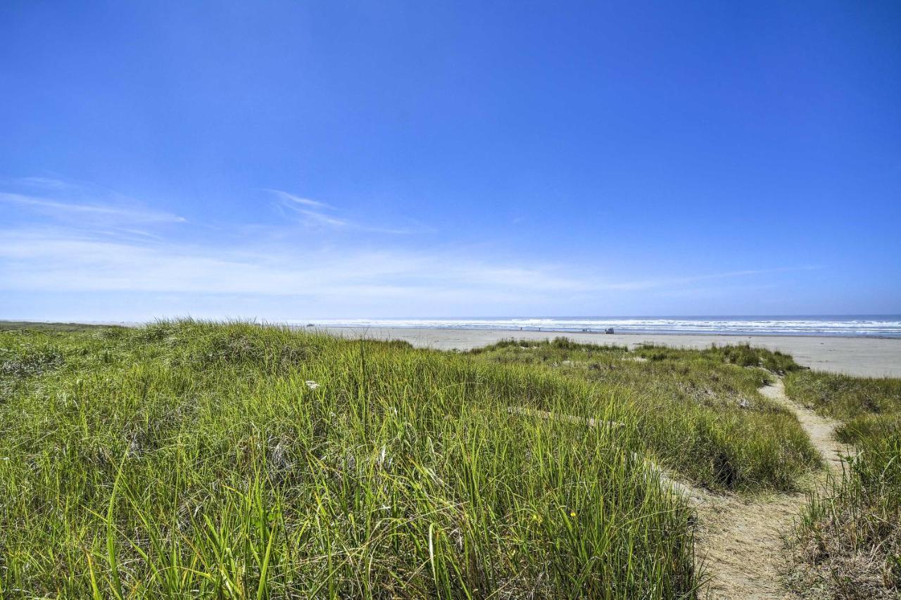 Coastal Pnw Gem With Hot Tub - Walk To Beach! Grayland Bagian luar foto