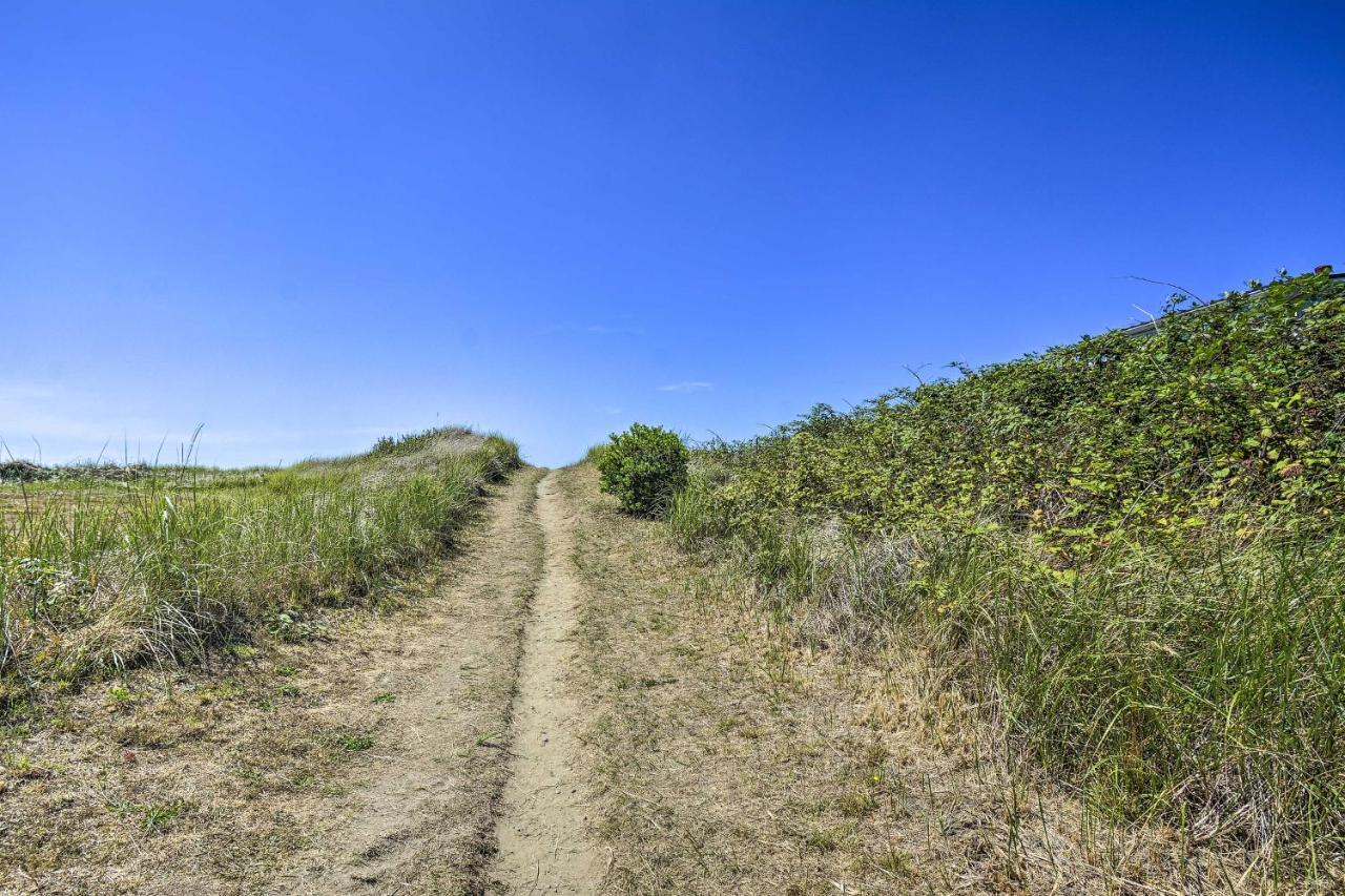 Coastal Pnw Gem With Hot Tub - Walk To Beach! Grayland Bagian luar foto