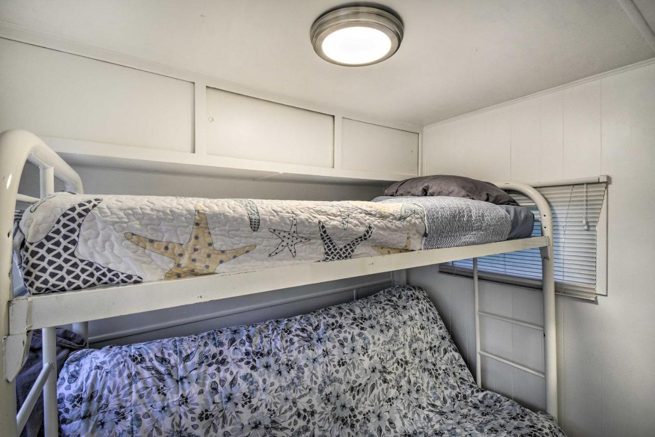 Coastal Pnw Gem With Hot Tub - Walk To Beach! Grayland Bagian luar foto